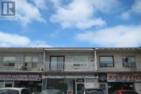 2906A DUFFERIN STREET, Toronto (Yorkdale-Glen Park), Ontario M6B3S8