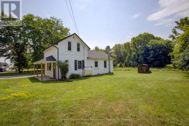 4 bedroom, 2 bath home in Tiverton.