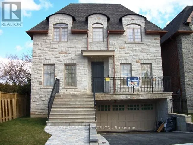 33 YOEMANS ROAD E, Toronto (Clanton Park), Ontario M3H0A6