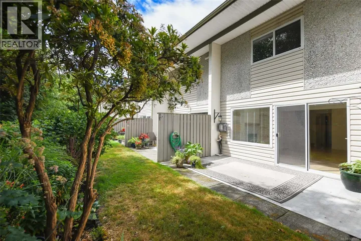 305 1537 Noel Ave, Comox, British Columbia V9M3H8