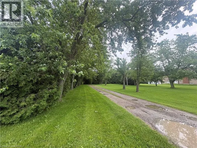 165 E RIDGE Road E, Grimsby, Ontario L3M4E7
