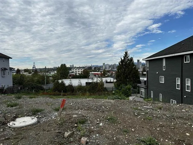 11809 RIVER ROAD, Surrey, British Columbia V3V2V9