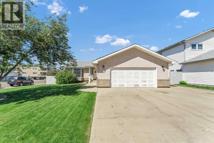 714 19A Street NE, Medicine Hat, Alberta T1C1R8