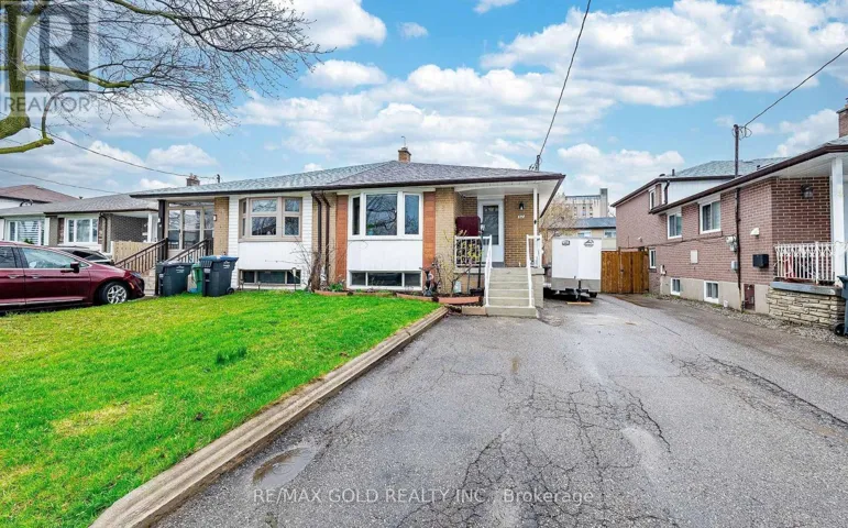 52 GARFIELD CRESCENT, Brampton (Brampton North), Ontario L6V1V8