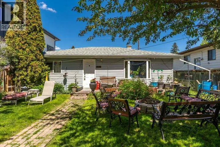 8812 46 Avenue NW, Calgary, Alberta T3B1Y8
