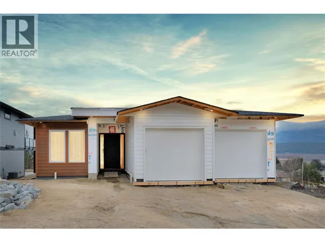 931 25 Avenue SW, Salmon Arm, British Columbia V1E1T9