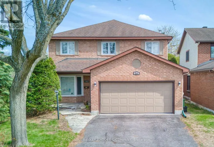54 KEYS WAY, Ottawa, Ontario K1G4M8