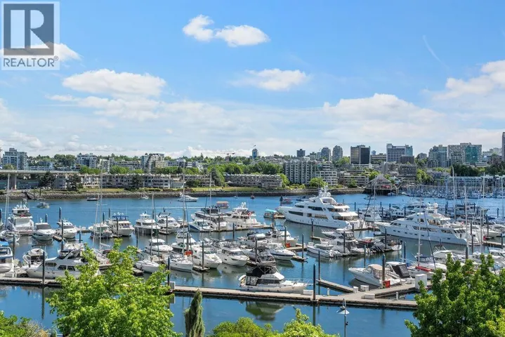 501 1099 MARINASIDE CRESCENT, Vancouver, British Columbia V6Z2Z3