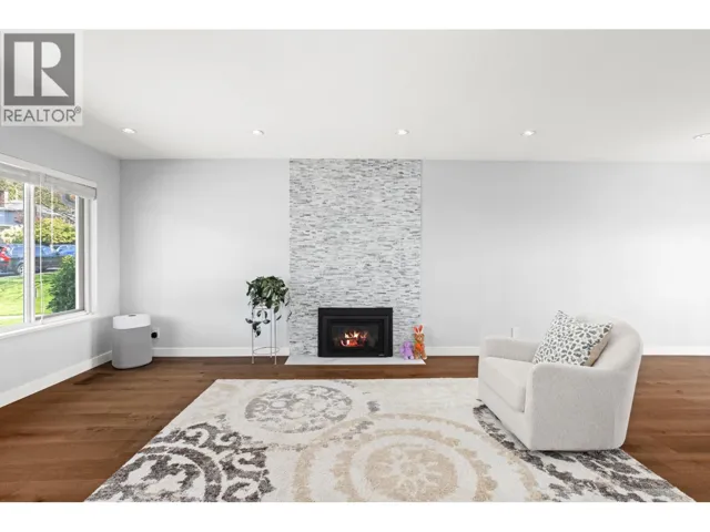 219 E 26TH STREET, North Vancouver, British Columbia V7N1A7