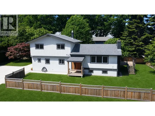 896 DAVIS ROAD, Gibsons, British Columbia V0N1V8