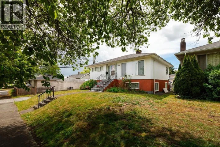 3678 E 25TH AVENUE, Vancouver, British Columbia V5R1K5