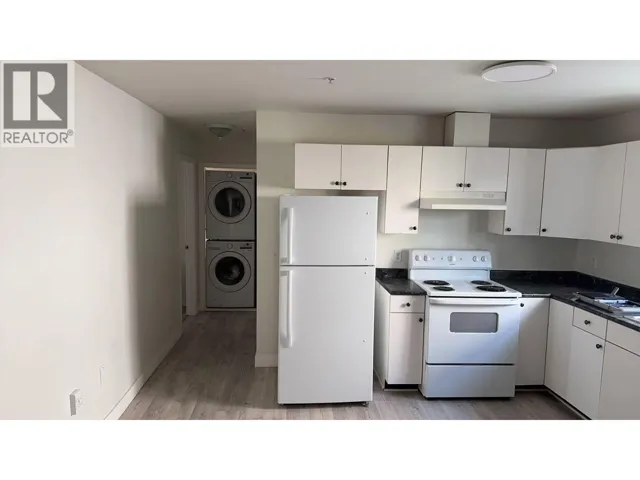 Ground level-21xx FRASER AVENUE, Coquitlam, British Columbia V3B1N8