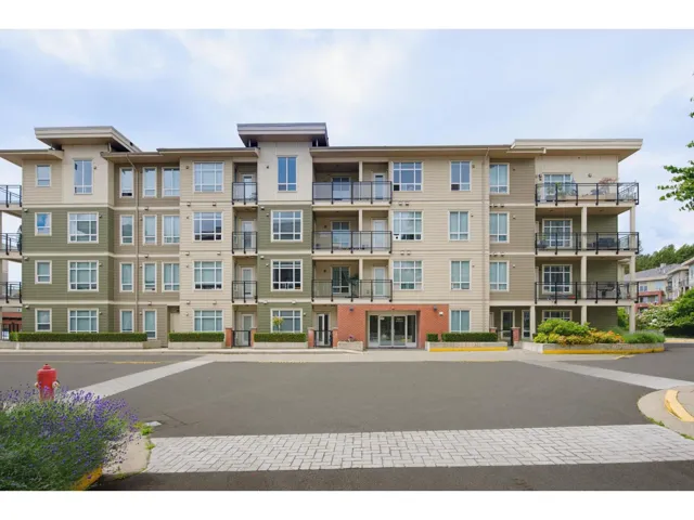 E305 20211 66 AVENUE, Langley, British Columbia V2Y0L4