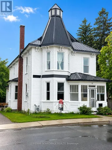 11 ALFRED STREET, Smiths Falls, Ontario K7A4H6