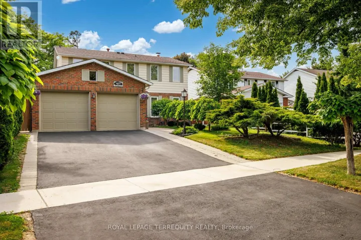 1853 BRIARCROOK CRESCENT, Mississauga (Applewood), Ontario L4X1X3