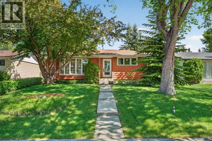 740 Hunterston Crescent NW, Calgary, Alberta T2K4N2