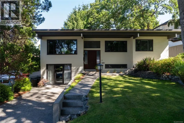1286 Pike St, Saanich, British Columbia V8P1W3