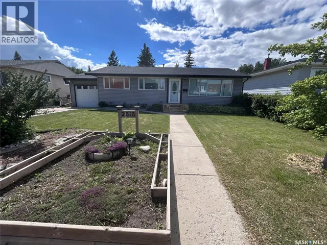 2616 Clarence AVENUE S, Saskatoon, Saskatchewan S7J1M6