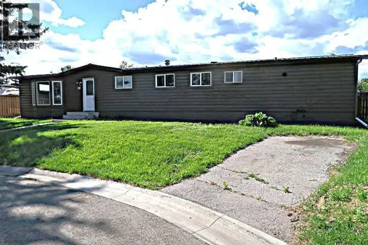 28 Riley Street NE, High River, Alberta T2V1G5