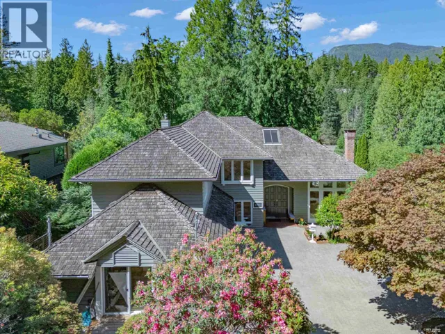 4941 WATER LANE, West Vancouver, British Columbia V7W1K4