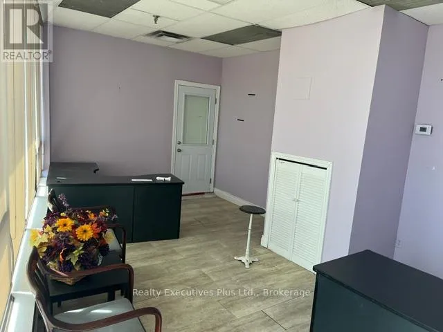 6 FRONT - 1428 SPEERS ROAD, Oakville (QE Queen Elizabeth), Ontario L6L5M1