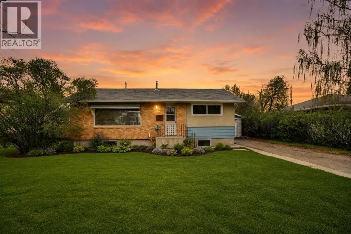 8316 43 Avenue NW, Calgary, Alberta T3B1X9
