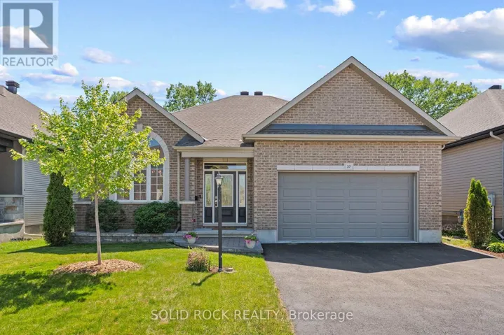 37 DULMAGE CRESCENT, Carleton Place, Ontario K7S2G3