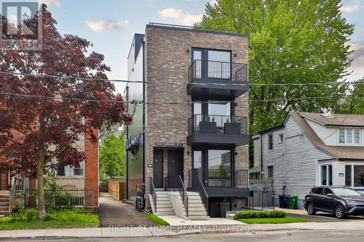 CENTRE - 2343 GERRARD STREET E, Toronto (East End-Danforth), Ontario M4E2E6