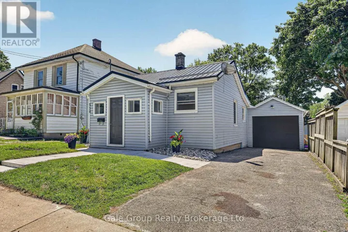 330 QUEEN STREET, Woodstock (Woodstock - South), Ontario N4S1M1