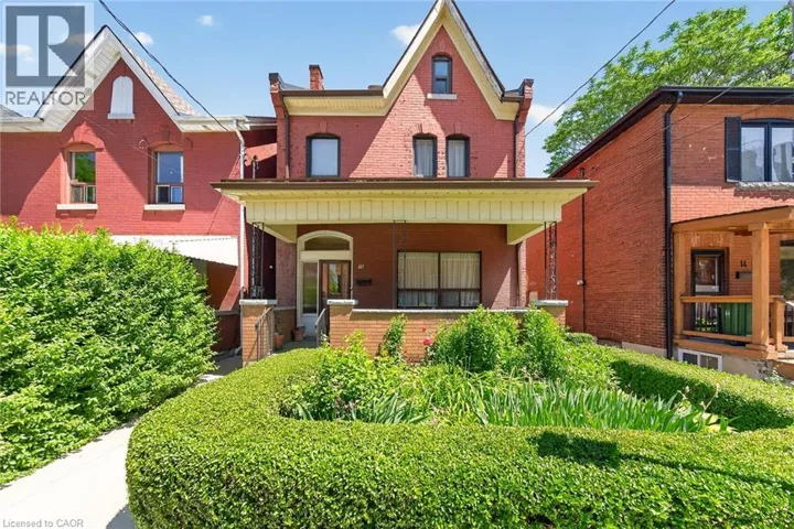 16 MULBERRY Street, Hamilton, Ontario L8R2C5