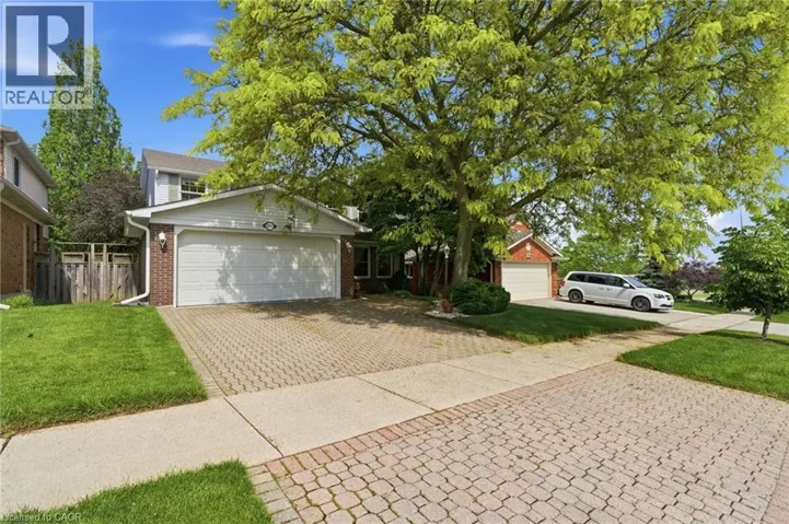 2241 MANSFIELD Drive, Burlington, Ontario L7P3J3