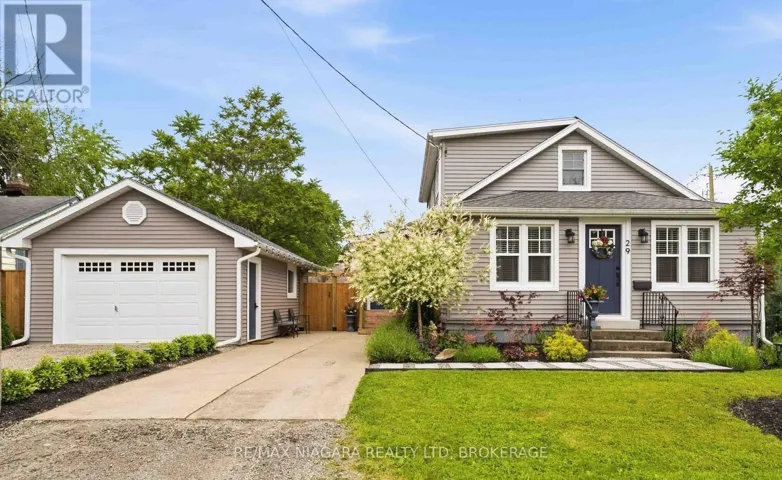 29 JOHNSTON STREET, St. Catharines (Port Dalhousie), Ontario L2N5K7