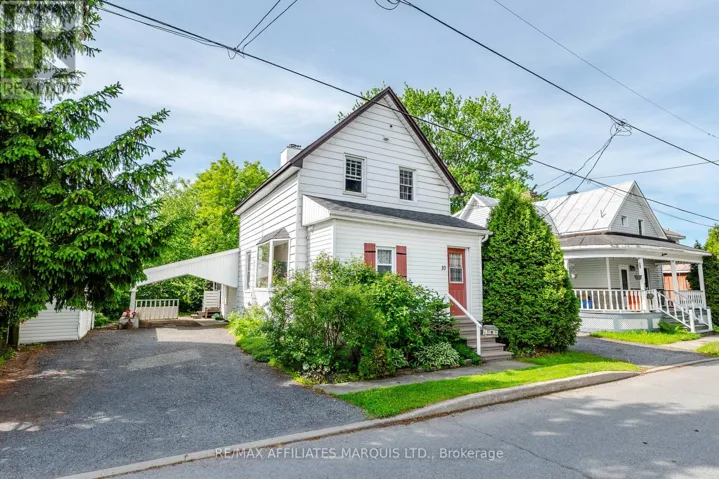 10 SMITH AVENUE, Cornwall, Ontario K6J1E9