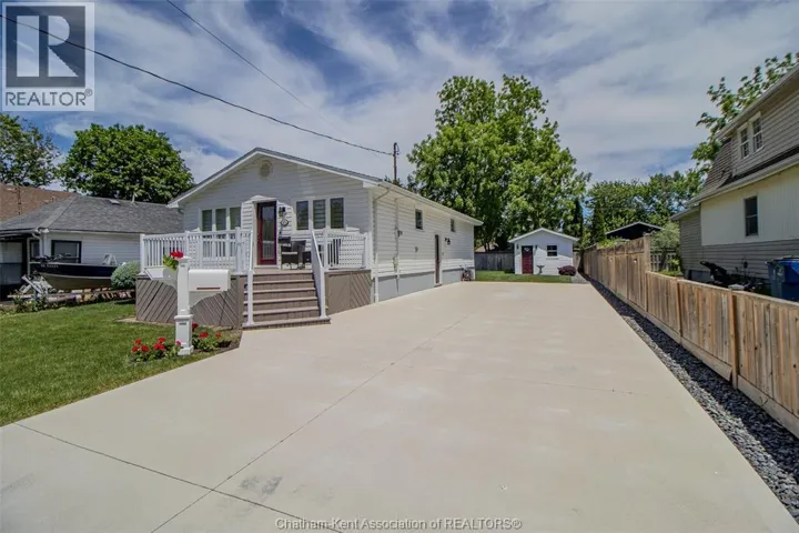 45 Berry STREET, Chatham, Ontario N7M3B2