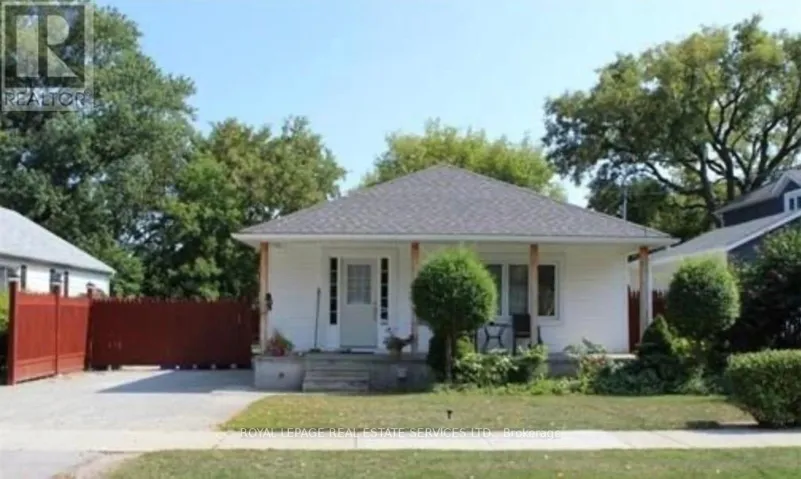 MAIN FLOOR - 132 ELMWOOD ROAD, Oakville (CO Central), Ontario L6K2A7