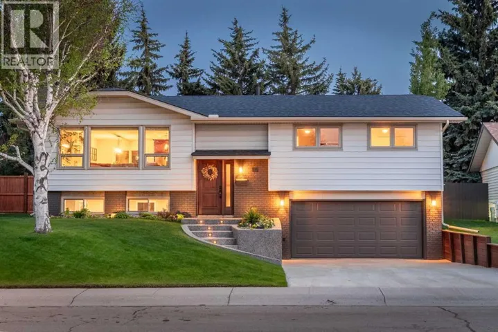 111 Silvergrove Green NW, Calgary, Alberta T3B4H8