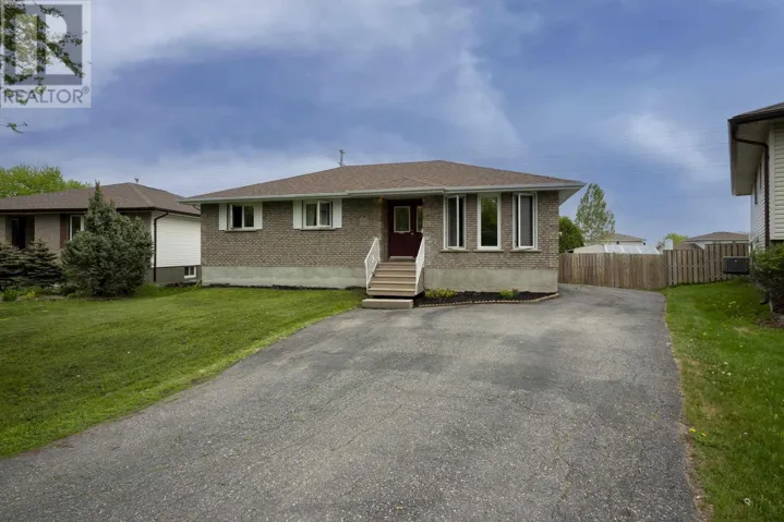 205 Linden CT, Thunder Bay, Ontario P7B6R6