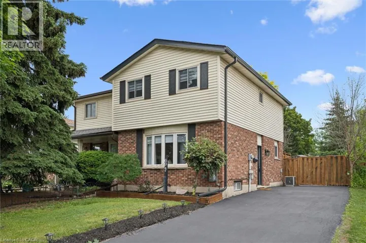 694 HIGHPOINT Avenue Unit# B, Waterloo, Ontario N2V1G9