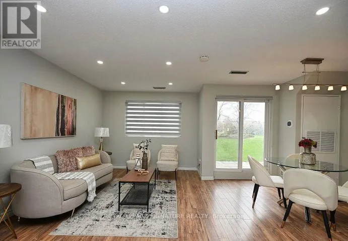 22 - 2001 BONNYMEDE DRIVE, Mississauga (Clarkson), Ontario L5J4H8