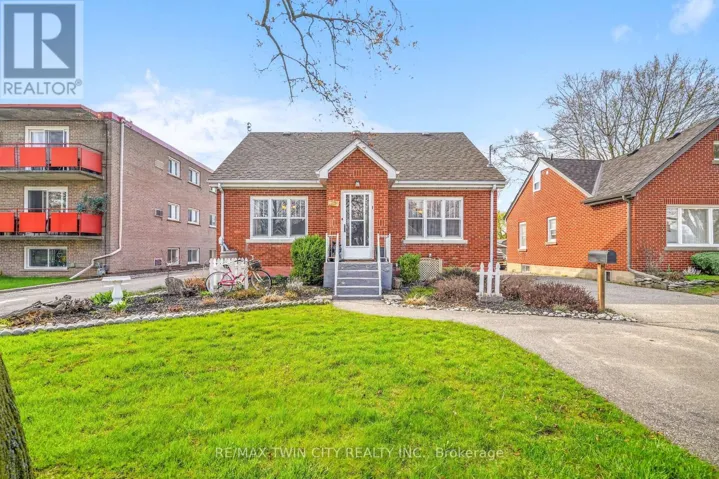 32 FULTON STREET, Brantford, Ontario N3R4E5