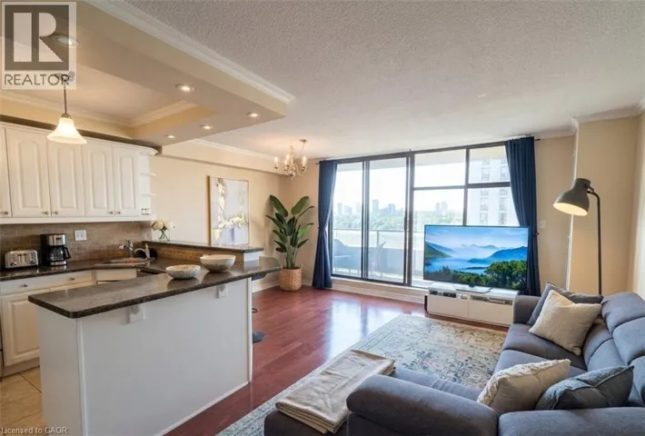 135 MARLEE Avenue Unit# 1504, York, Ontario M6B4C6