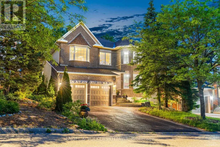 8 GLENRILL PLACE, Ottawa, Ontario K2M2T6