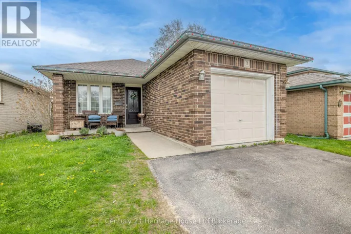 7 KARA LANE, Tillsonburg, Ontario N4G5M2