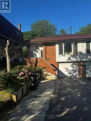 15 HARNWORTH DRIVE, Toronto (Hillcrest Village), Ontario M2H3C1