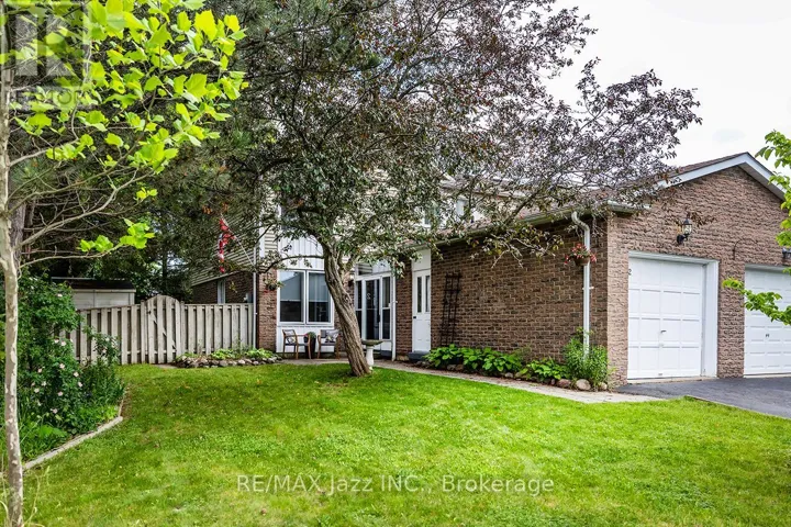 2 BARROW COURT, Whitby (Lynde Creek), Ontario L1P1E4