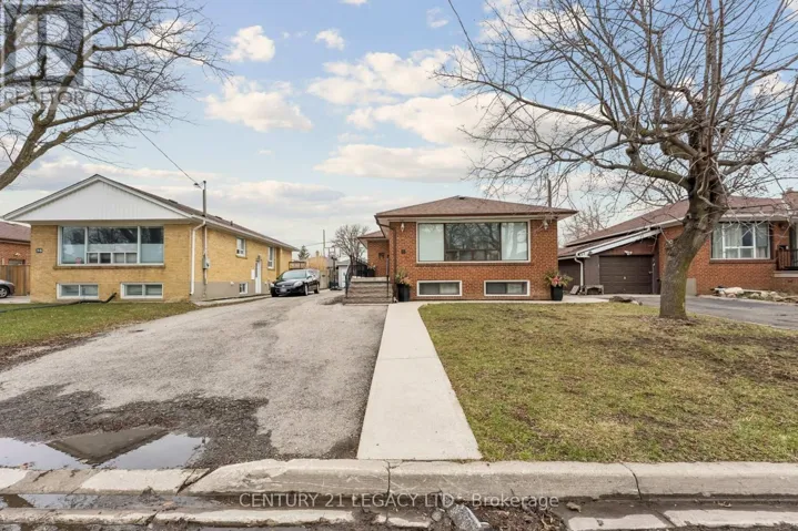 34 CUMBERLAND DRIVE, Brampton (Brampton North), Ontario L6V1W6