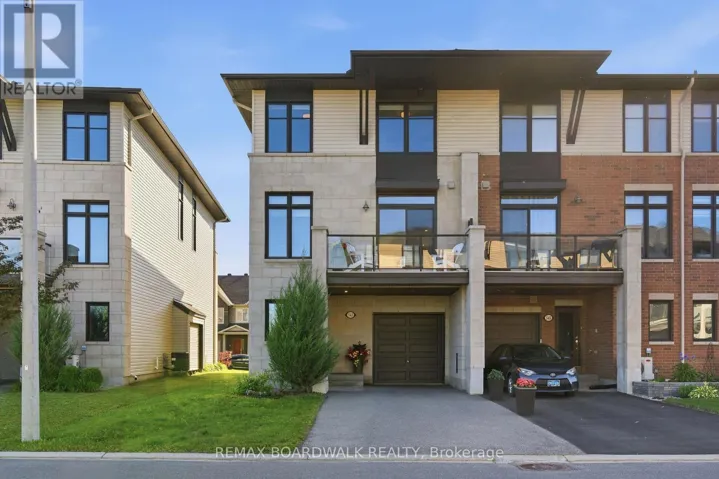 543 LABRADOR CRESCENT, Ottawa, Ontario K1T0R4