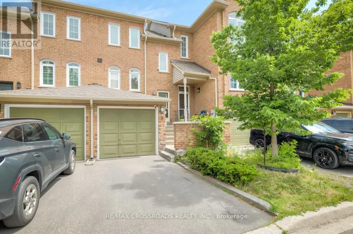 8 LARISSA COURT, Vaughan (Maple), Ontario L6A2K8
