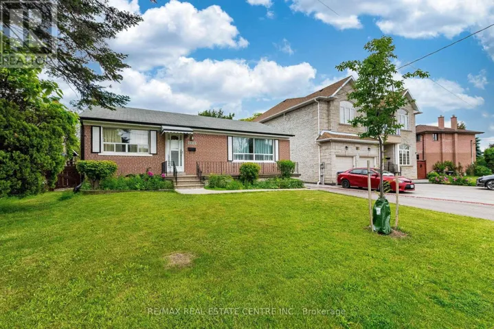 6939 JUSTINE DRIVE, Mississauga (Malton), Ontario L4T1M4