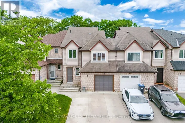 6 ASHBROOK WAY, Brampton (Fletcher's West), Ontario L6Y4R5